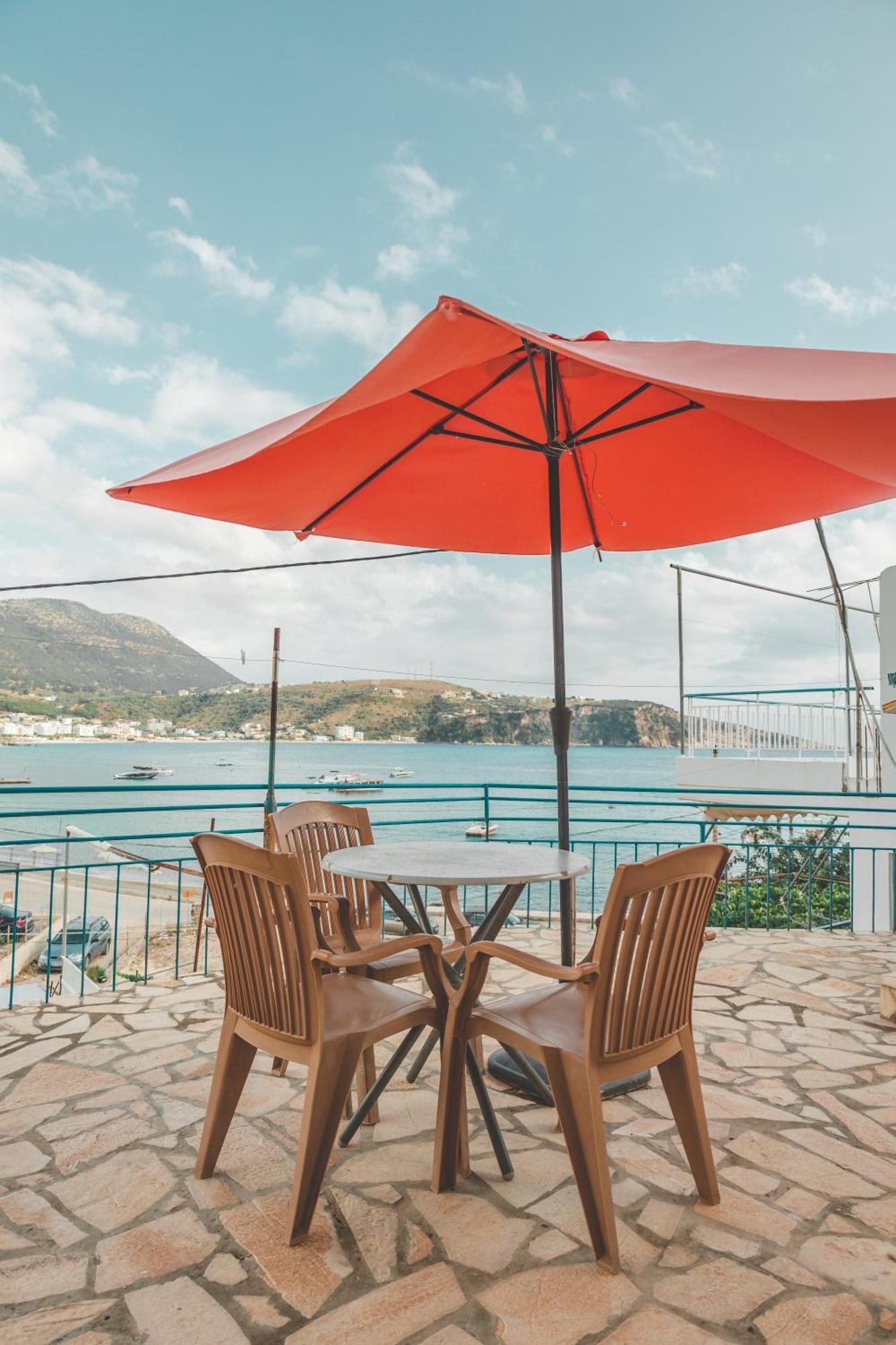 Rooms By The Sea Himare Esterno foto