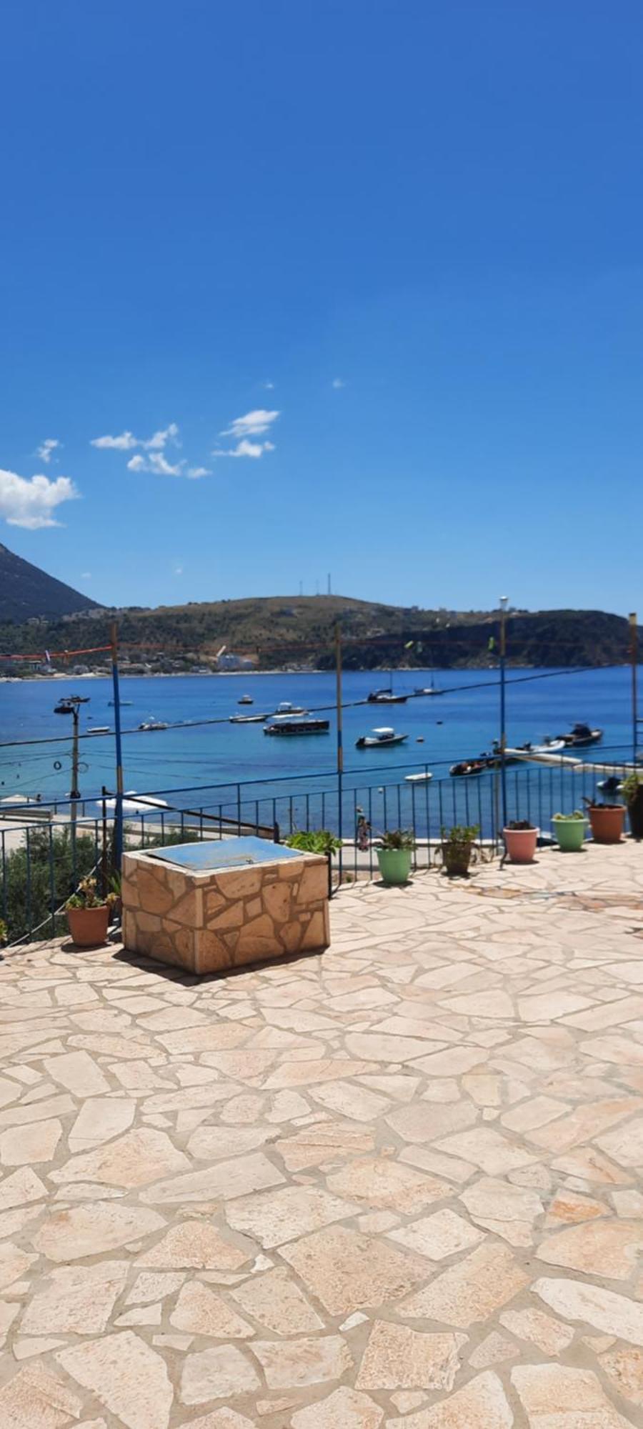 Rooms By The Sea Himare Esterno foto