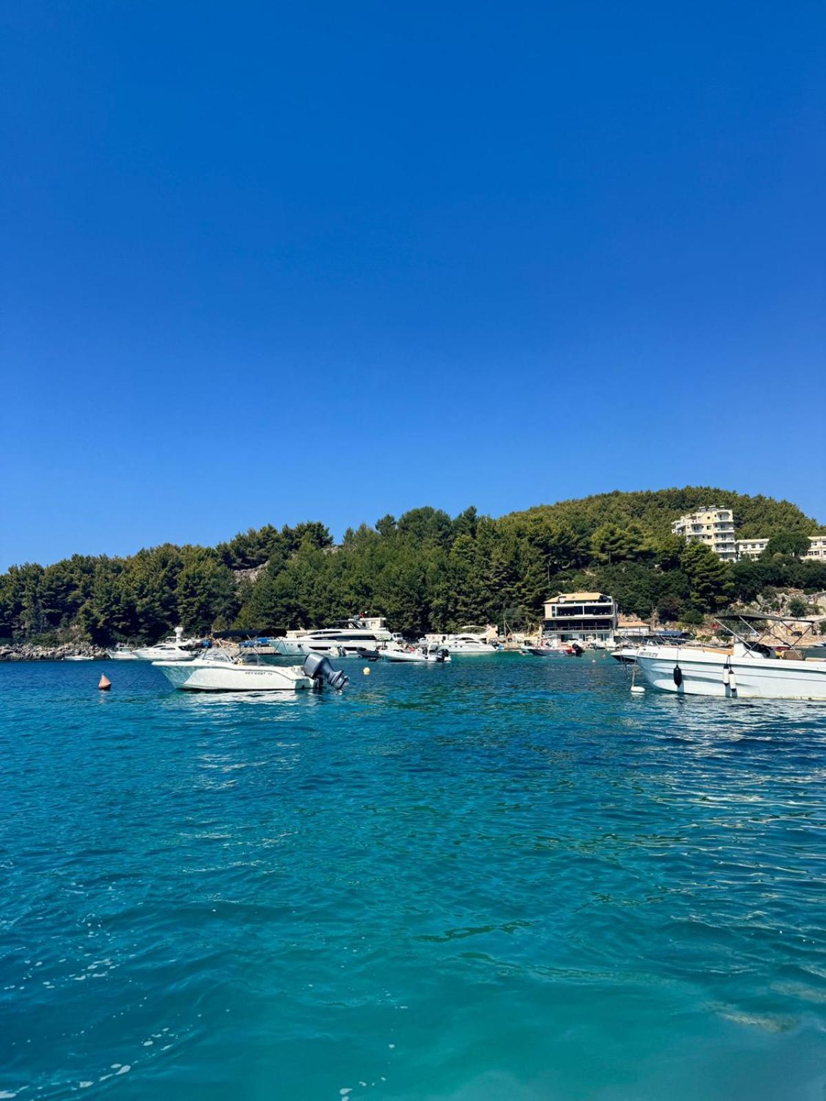 Rooms By The Sea Himare Esterno foto