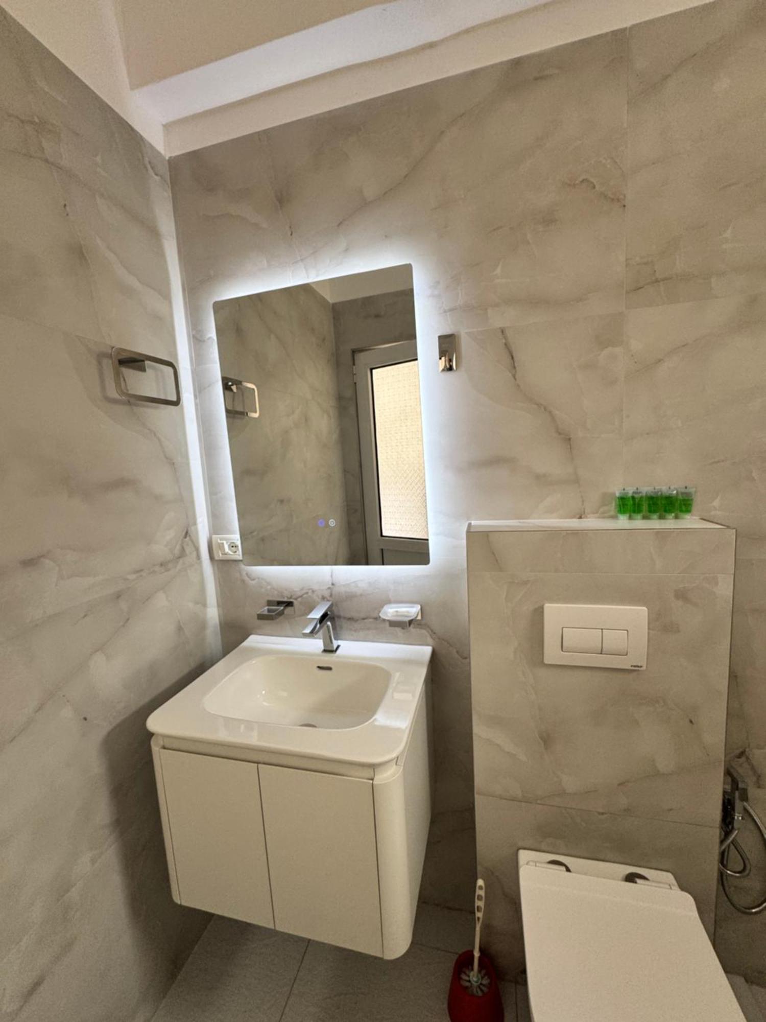 Rooms By The Sea Himare Esterno foto