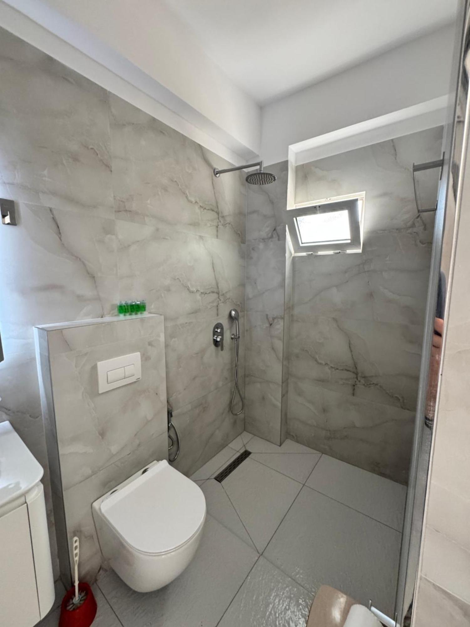 Rooms By The Sea Himare Esterno foto